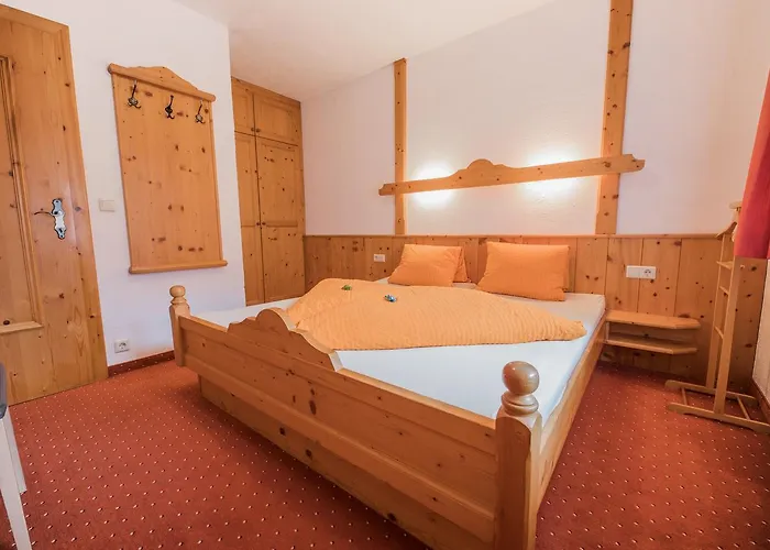 アパート Ferienheim Gasteig ノイシュティフト・イム・シュトゥーバイタール